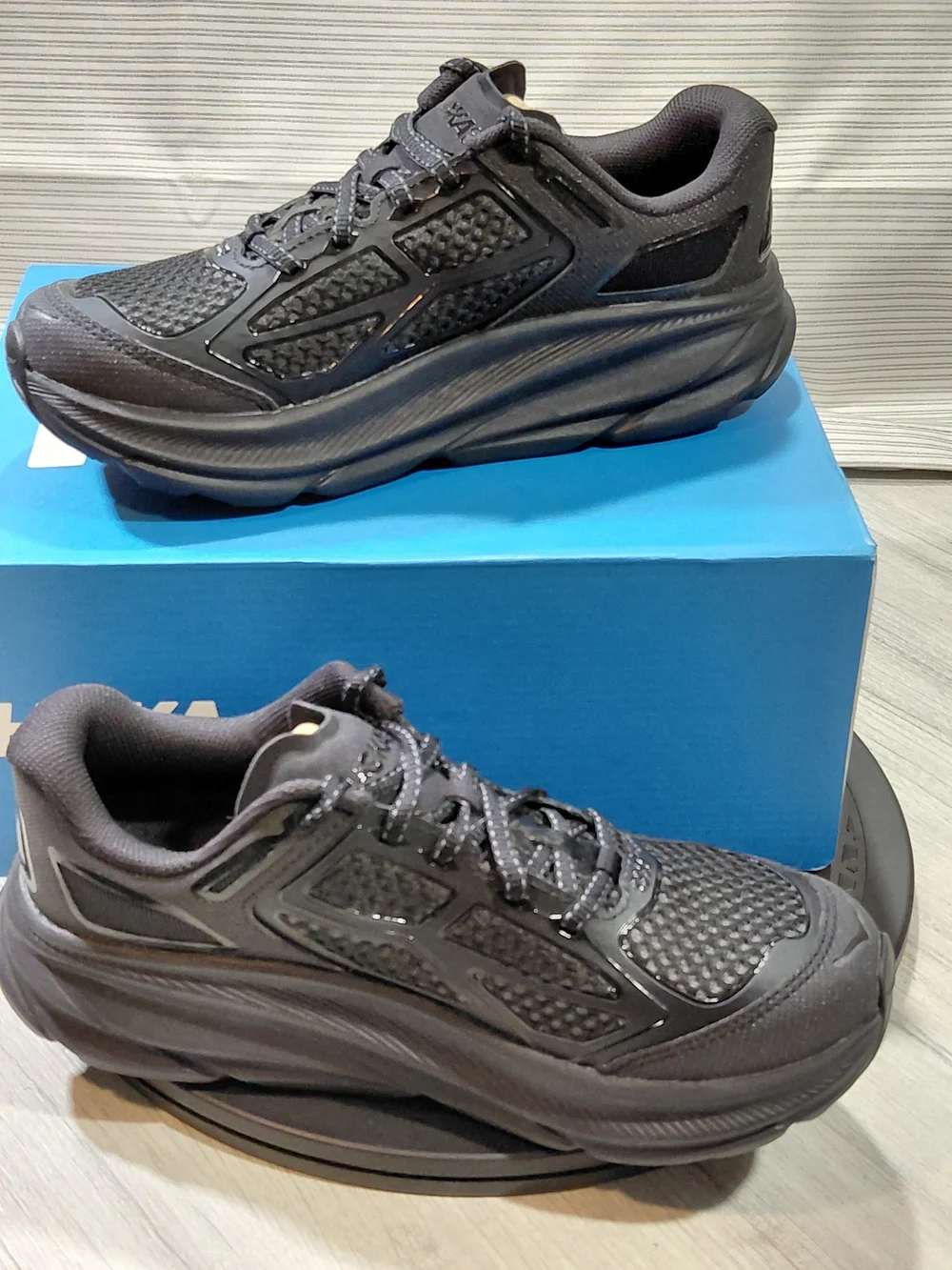 NEW HOKA Womens Clifton One 9 Carbon Triple Black Running Shoes SIZE WOMENS 6.5